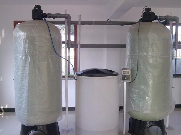 全自動(dòng)軟水器